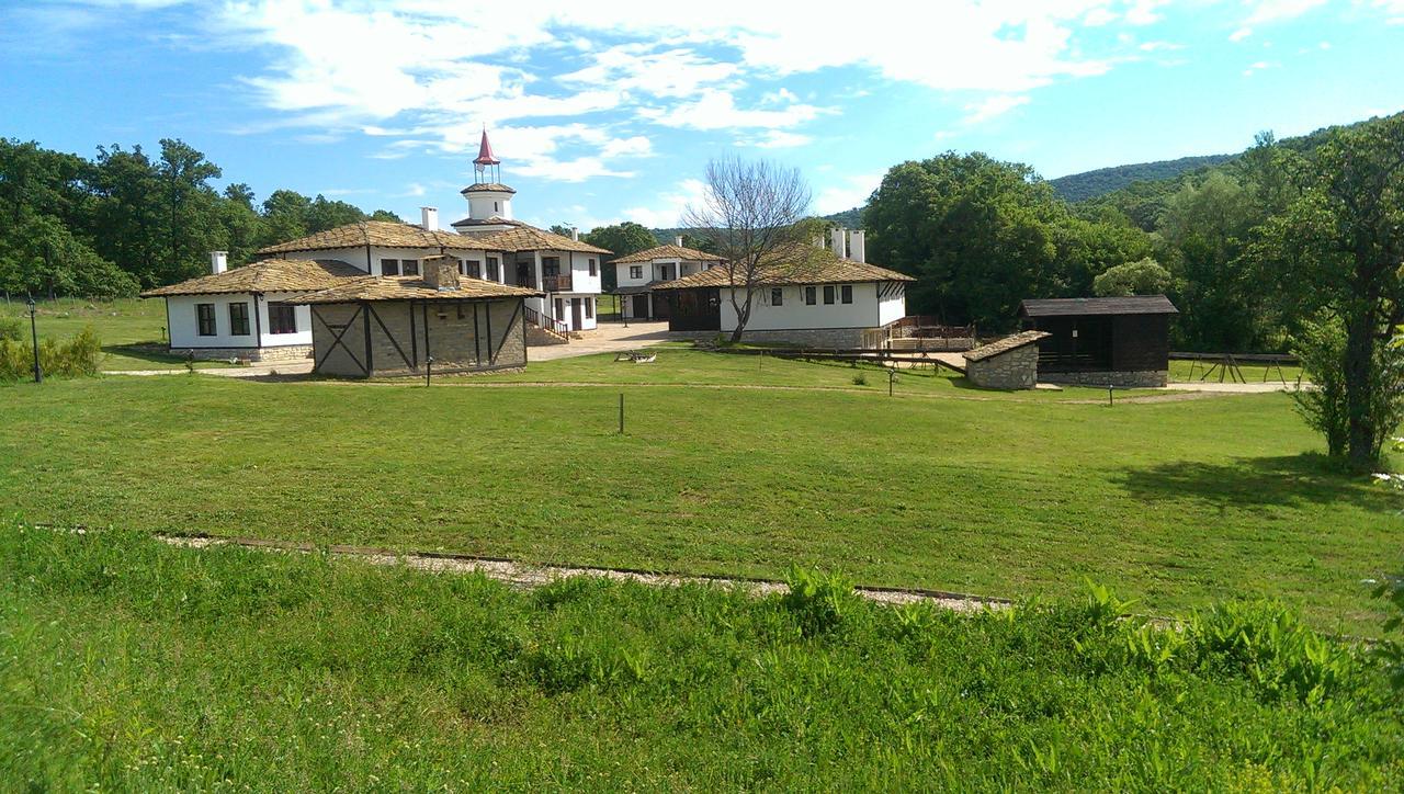 Ethnocomplex Krivini Hotel Bagian luar foto