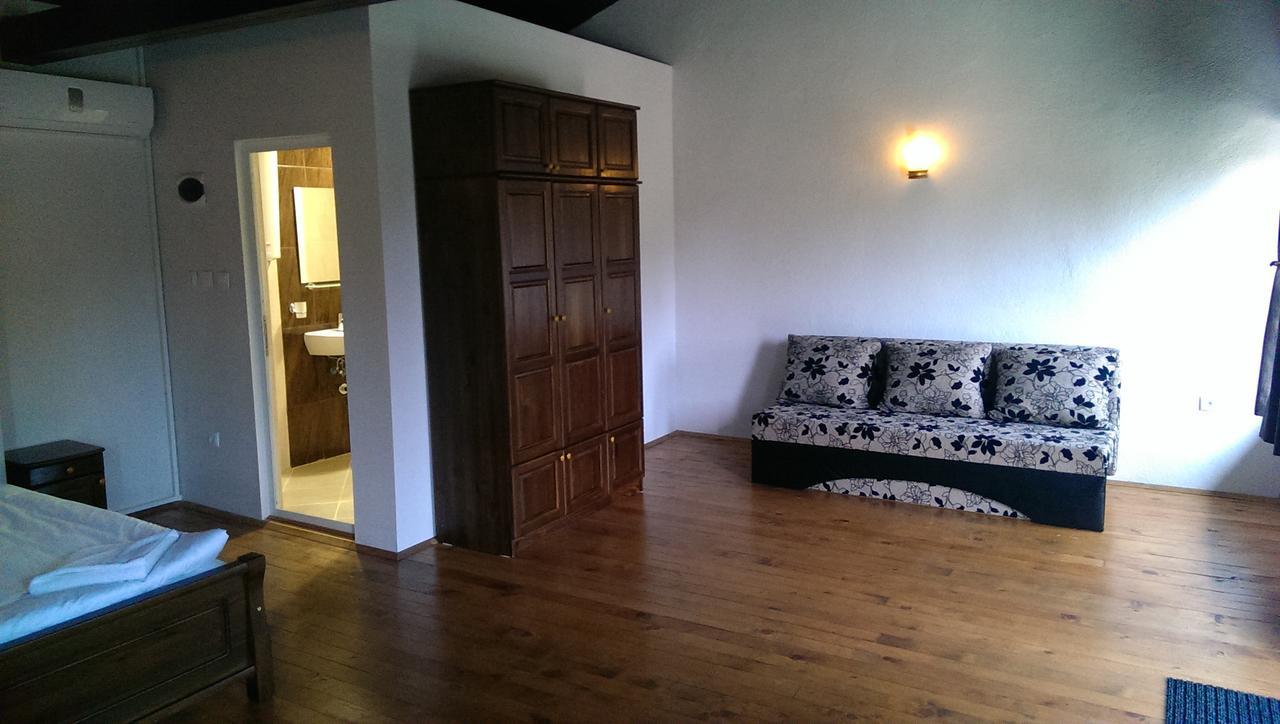Ethnocomplex Krivini Hotel Bagian luar foto