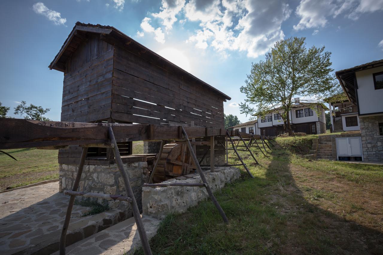 Ethnocomplex Krivini Hotel Bagian luar foto