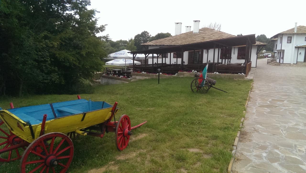 Ethnocomplex Krivini Hotel Bagian luar foto