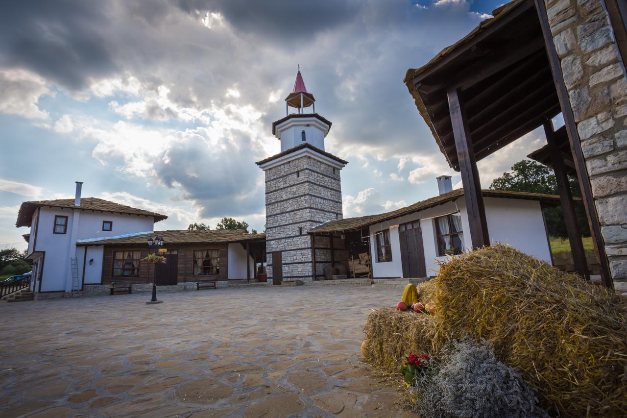 Ethnocomplex Krivini Hotel Bagian luar foto